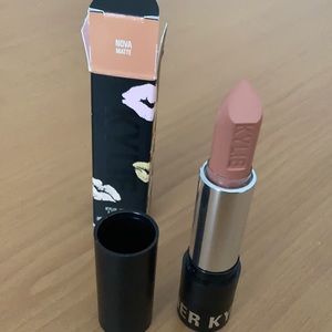 Kylie Jenner Nova Lipstick